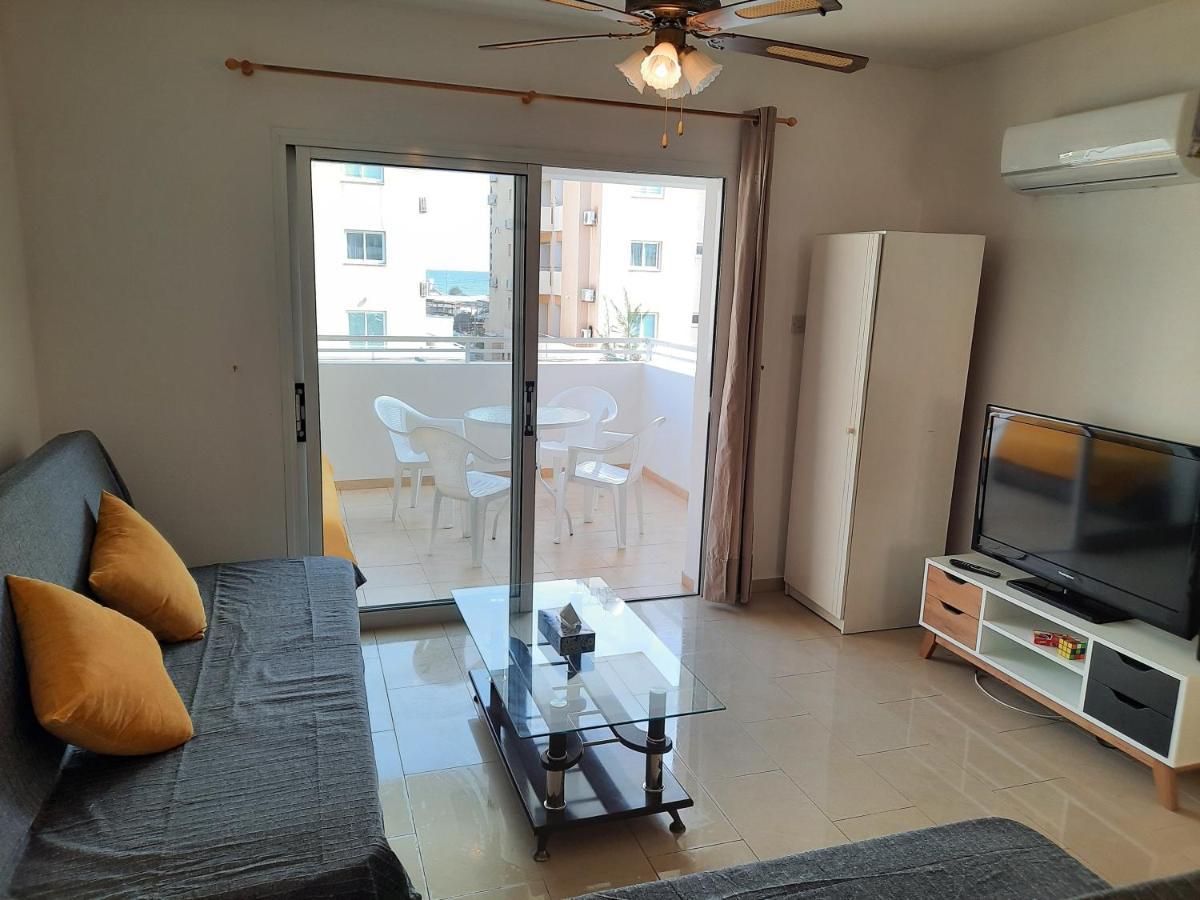 Large Apt 2 Bedrooms Sea View & 2 Balconies Larnaca Exteriér fotografie